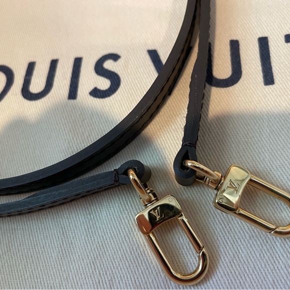 SOLD Louis Vuitton Alma Damier Ebene Shoulder Bag BB Brown Canvas (Microchipped) - Picture 12 of 15